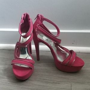 NWOT Kenneth Cole Reaction high heel shoes